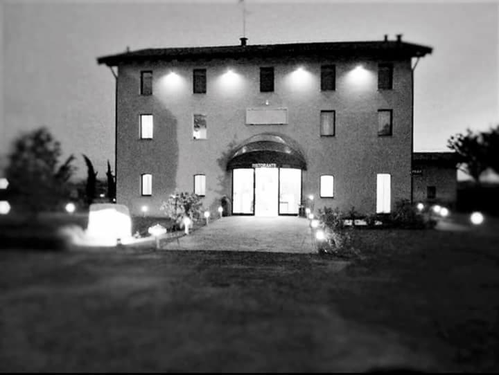 Hotel La Vecchia Reggio Reggio Emilia Exterior foto