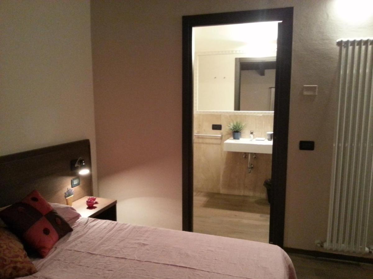 Hotel La Vecchia Reggio Reggio Emilia Cameră foto