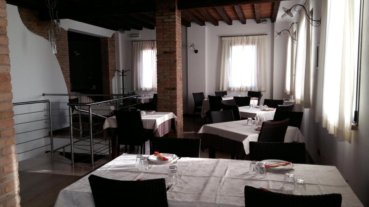 Hotel La Vecchia Reggio Reggio Emilia Exterior foto
